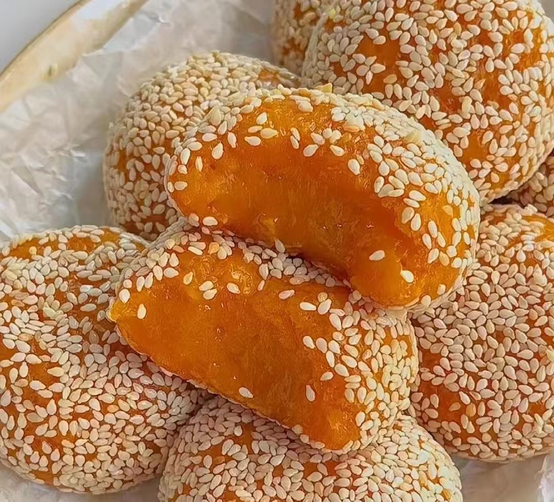 只需7步就能做出外酥里糯的南瓜芝麻球，做法超簡單，快來試試吧！